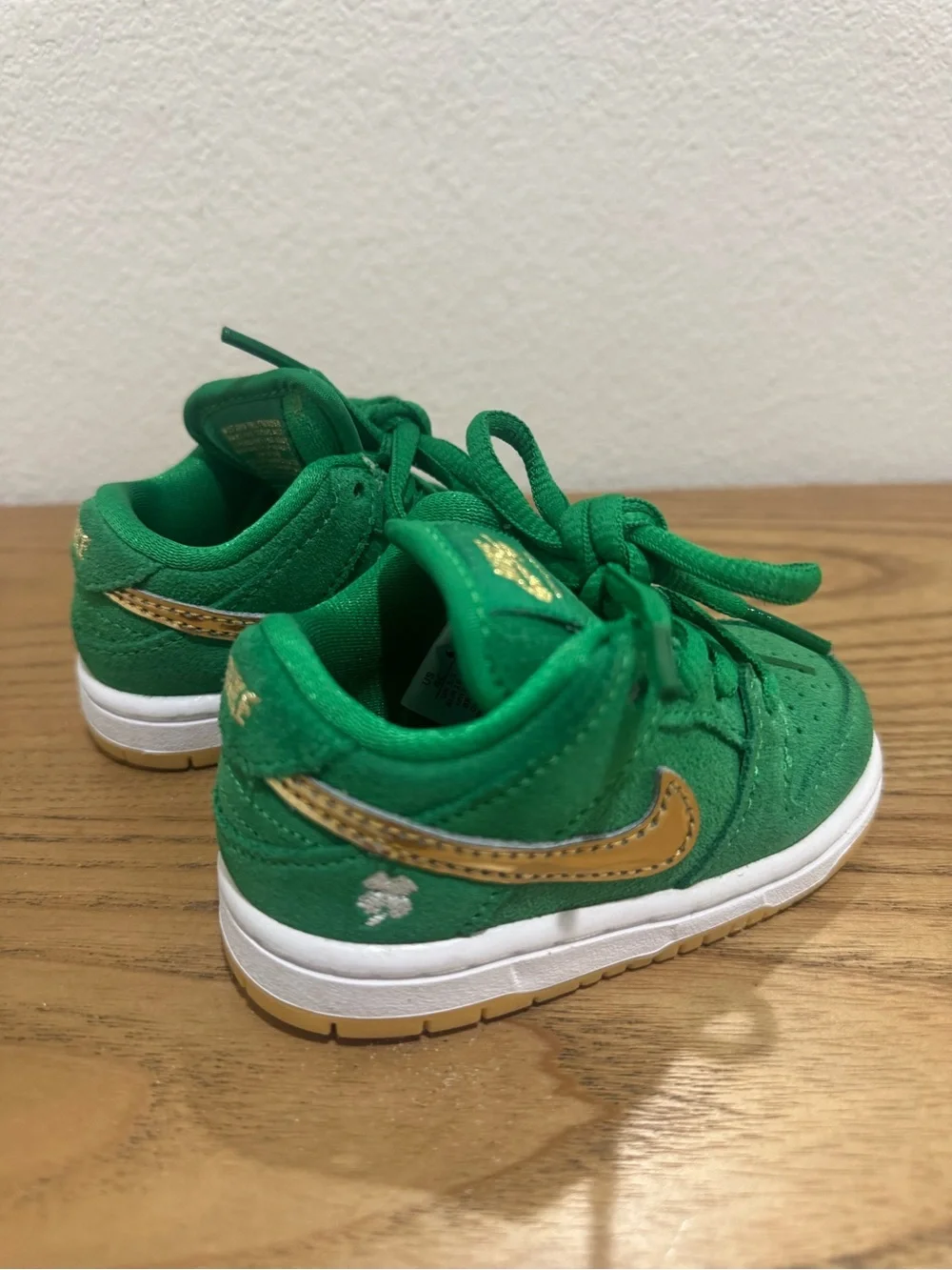 Nike SB Dunk Low Pro St. Patrick's Day Green Suede Gold Swoosh Gum Sole Size 4C